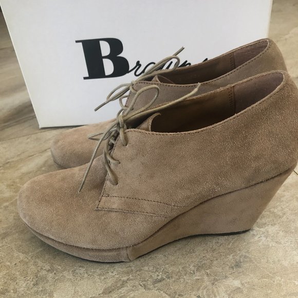 Browns Suede Wedge Shoes - Picture 2 of 4